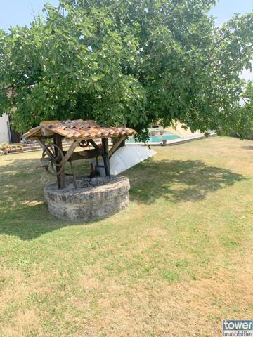 VAL DE COGNAC - 16370 - Maison 7 piéces de 146 m² avec un sous sol de 120 m² édifiée sur 8000 m² .