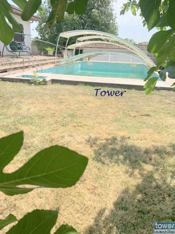 VAL DE COGNAC - 16370 - Maison 7 piéces de 146 m² avec un sous sol de 120 m² édifiée sur 8000 m² .