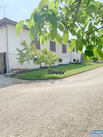 VAL DE COGNAC - 16370 - Maison 7 piéces de 146 m² avec un sous sol de 120 m² édifiée sur 8000 m² .