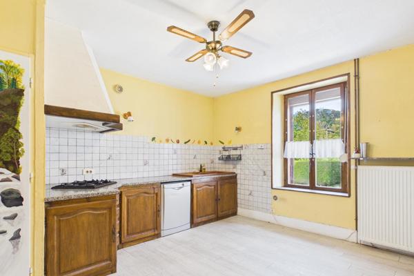 Maison avec dépendance et beau potentiel