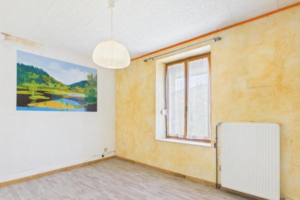Maison avec dépendance et beau potentiel