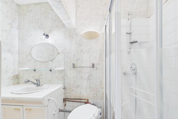Maison avec dépendance et beau potentiel
