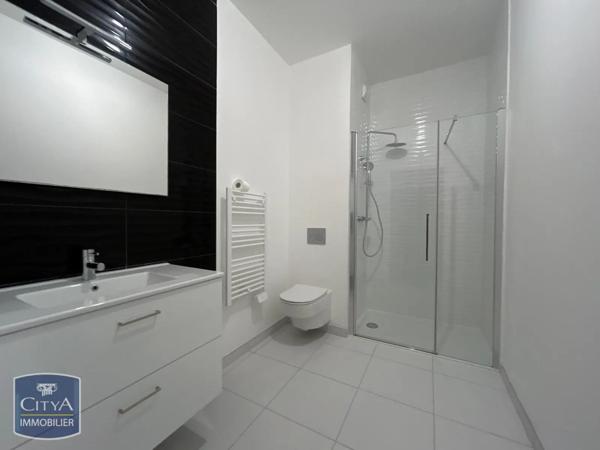 Appartement à louer 2 pièces 56.52m²