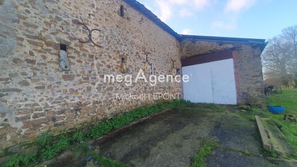 Maison à LE GENEST-SAINT-ISLE, 53940 - 1 pièce 250m²