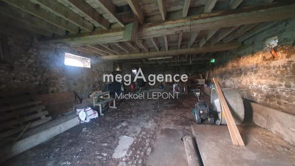 Maison à LE GENEST-SAINT-ISLE, 53940 - 1 pièce 250m²