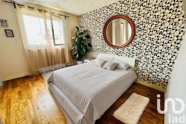 Maison traditionnelle 7 pièces de 126 m² à Lucé (28110)