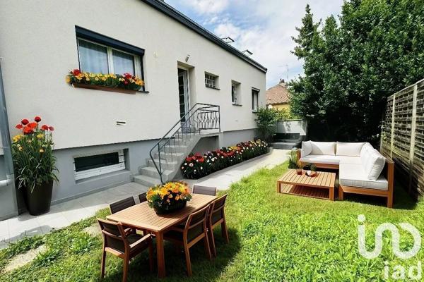 Maison traditionnelle 7 pièces de 126 m² à Lucé (28110)