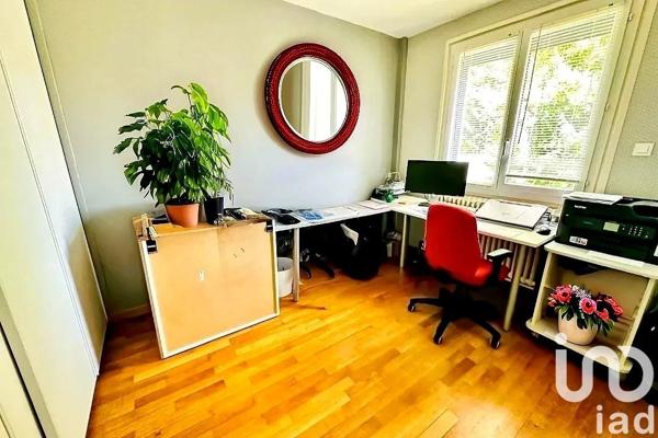 Maison traditionnelle 7 pièces de 126 m² à Lucé (28110)