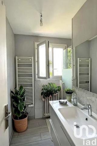 Maison traditionnelle 7 pièces de 126 m² à Lucé (28110)