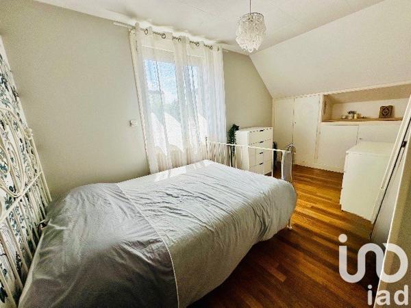 Maison traditionnelle 7 pièces de 126 m² à Lucé (28110)