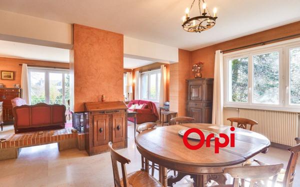 Maison à vendre    7 pièces • 184 m2 Écully