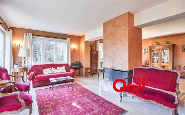 Maison à vendre    7 pièces • 184 m2 Écully