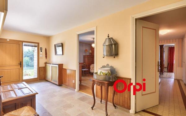 Maison à vendre    7 pièces • 184 m2 Écully