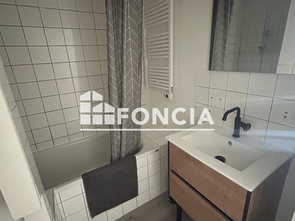 Location Appartement meublé 2 pièces 36.66 m² - 11 BIS RUE DU PETIT PARADIS Niort 79000