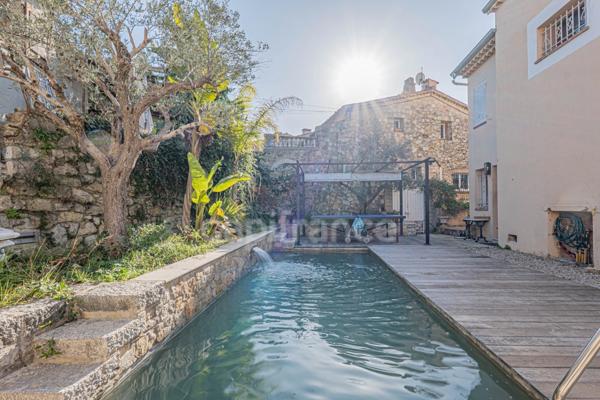 Mougins Centre (Tournamy) / à vendre Propriété de charme avec dépendance, piscine et double garage