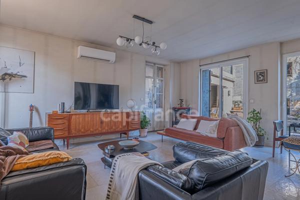 Mougins Centre (Tournamy) / à vendre Propriété de charme avec dépendance, piscine et double garage