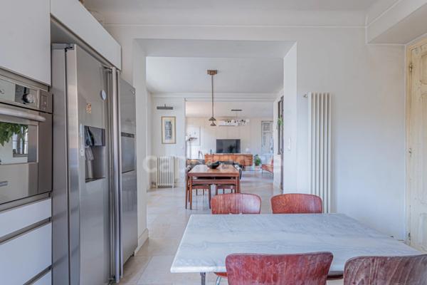 Mougins Centre (Tournamy) / à vendre Propriété de charme avec dépendance, piscine et double garage