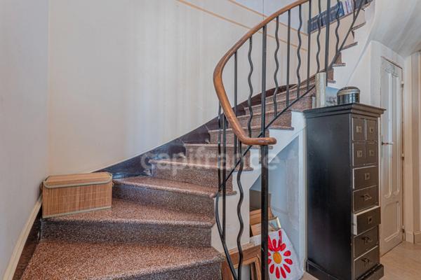 Mougins Centre (Tournamy) / à vendre Propriété de charme avec dépendance, piscine et double garage