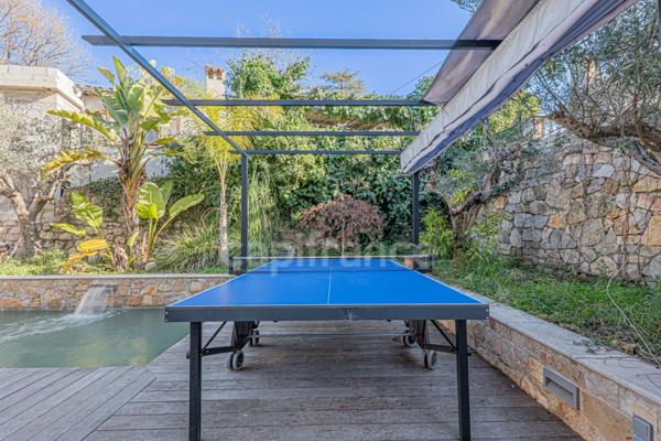 Mougins Centre (Tournamy) / à vendre Propriété de charme avec dépendance, piscine et double garage