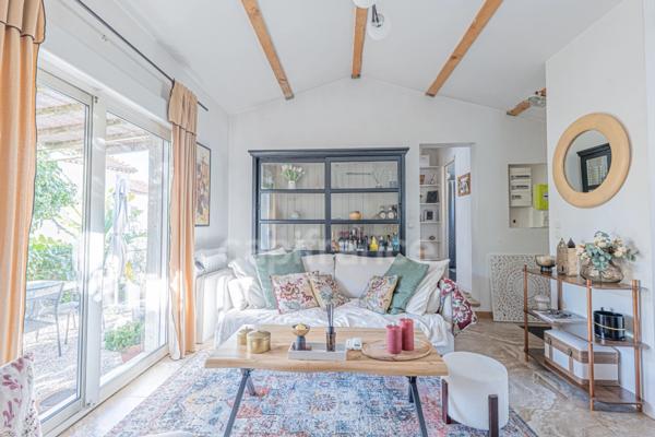 Mougins Centre (Tournamy) / à vendre Propriété de charme avec dépendance, piscine et double garage