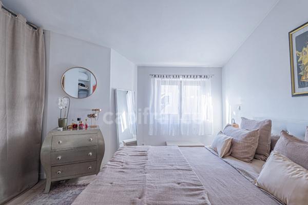 Mougins Centre (Tournamy) / à vendre Propriété de charme avec dépendance, piscine et double garage