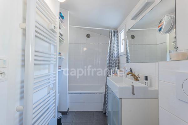 Mougins Centre (Tournamy) / à vendre Propriété de charme avec dépendance, piscine et double garage