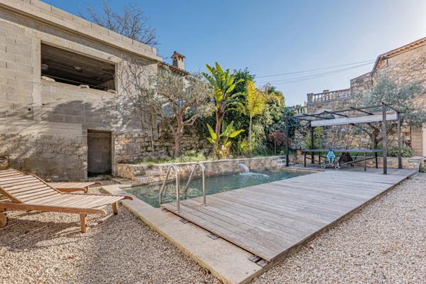 Mougins Centre (Tournamy) / à vendre Propriété de charme avec dépendance, piscine et double garage