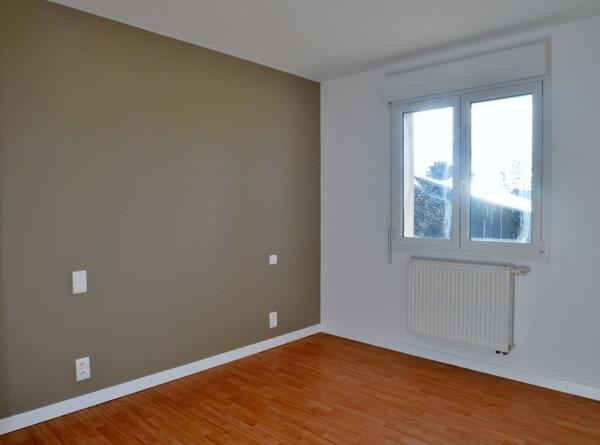 Location
                Maison95,2 m² - 5 Pièces -
                    STE JULIETTE SUR VIAUR (12120)