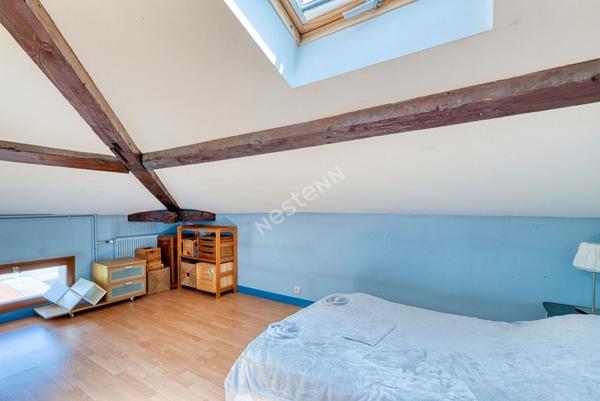 Maison de 8 pièces d'environ 131.m² située à Villeurbanne avec 4 places privativesLe prix de première offre possible est fixé à 395 000€ (honoraires inclus). Aucuns frais supplémentaires ne sont à prévoir. La participation à la vente interactive est soumi