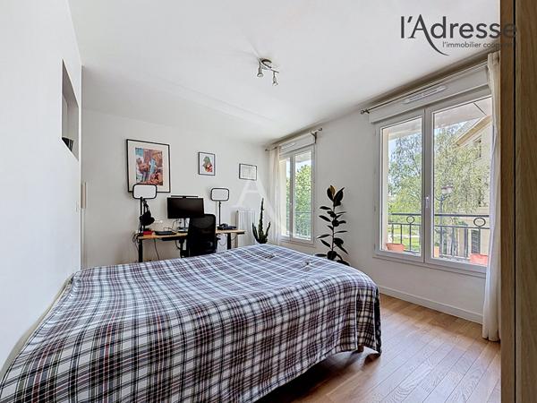 PUTEAUX/ République - Studio 29m² - 1 Parking