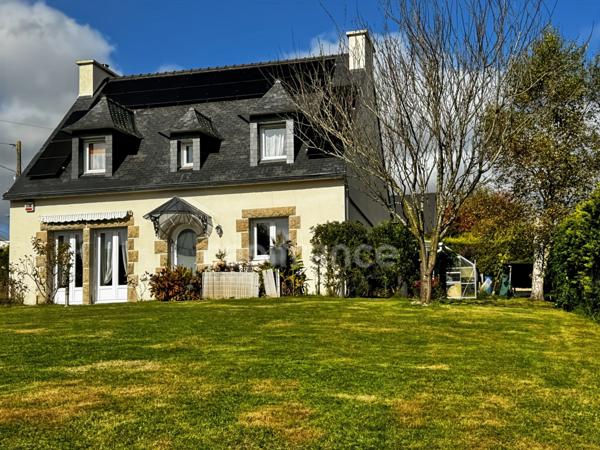 LE RELECQ-KERHUON - Maison familiale de 112 m2 sur un terrain de 1000 m2