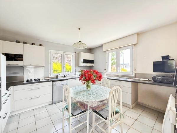 LE RELECQ-KERHUON - Maison familiale de 112 m2 sur un terrain de 1000 m2