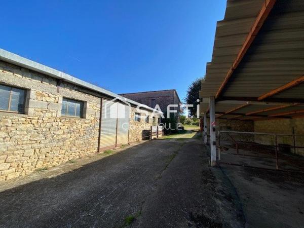 Corps de Ferme à Ste CROIX : 2 Maisons (96 m² & 50 m²), 427 m² bâtiments agricoles & 140  m² de dépendances