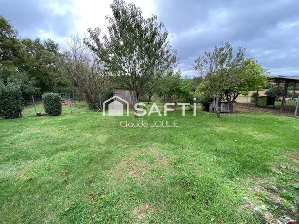 Corps de Ferme à Ste CROIX : 2 Maisons (96 m² & 50 m²), 427 m² bâtiments agricoles & 140  m² de dépendances