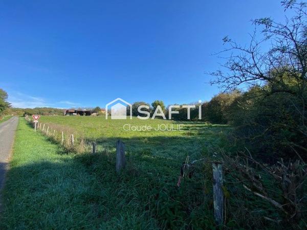 Corps de Ferme à Ste CROIX : 2 Maisons (96 m² & 50 m²), 427 m² bâtiments agricoles & 140  m² de dépendances