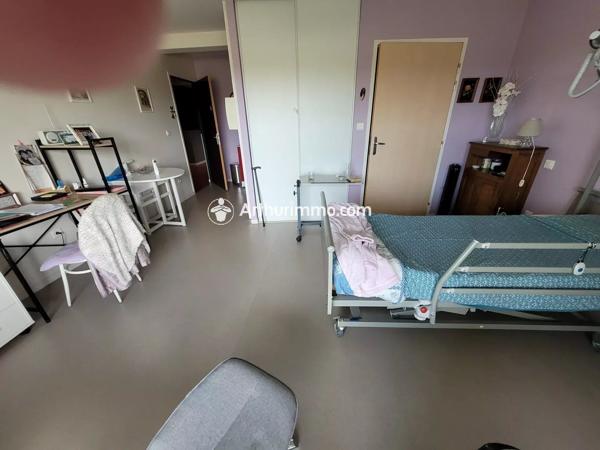 Vente                                                      Appartement
                        
                     2 pièces                      57 m2                     à Saint-Jean-d'Angély