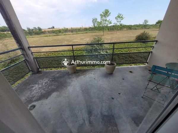 Vente                                                      Appartement
                        
                     2 pièces                      57 m2                     à Saint-Jean-d'Angély