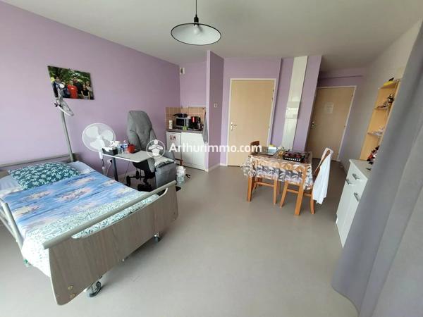 Vente                                                      Appartement
                        
                     2 pièces                      57 m2                     à Saint-Jean-d'Angély