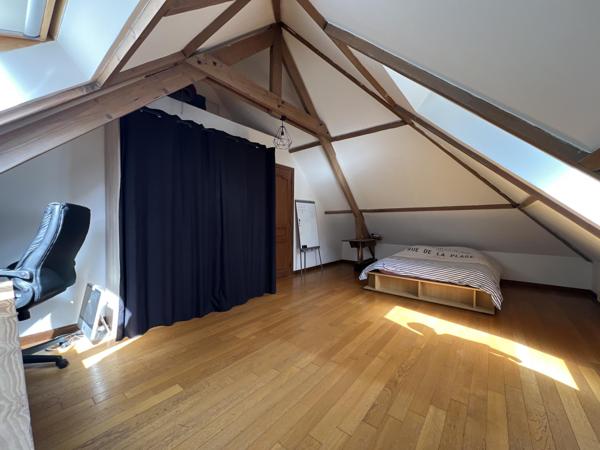 Très belle maison à Lallaing : Semi-Plain-Pied de 170 m² sur 3 300 m² de Parcelle Verdoyante