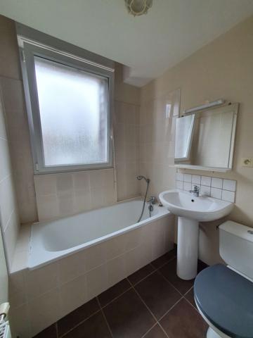 APPARTEMENT T2 REZ DE JARDIN A ST MARC SUR MER