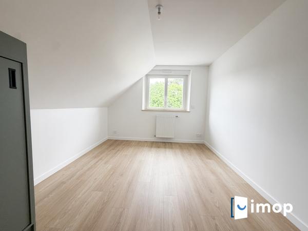 Belle maison avec extérieur parfait état