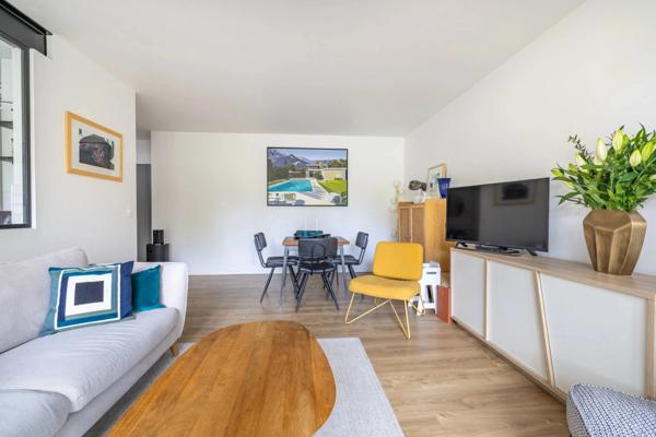 Garches (92) – Buzenval - 2 chambres - 71m² - Loggia