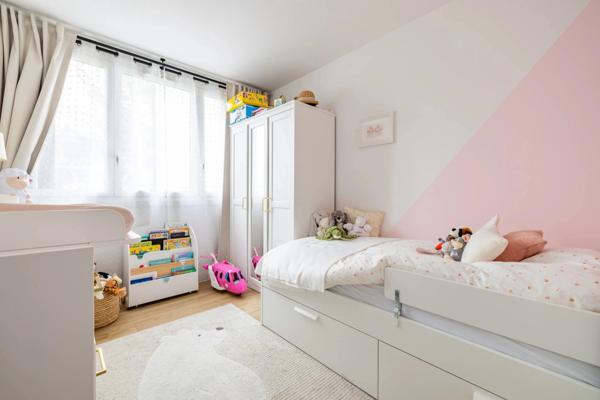 Garches (92) – Buzenval - 2 chambres - 71m² - Loggia