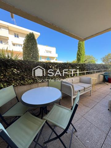 Deux pièces en rez de  jardin rénové avec grande terrasse