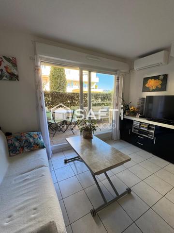 Deux pièces en rez de  jardin rénové avec grande terrasse