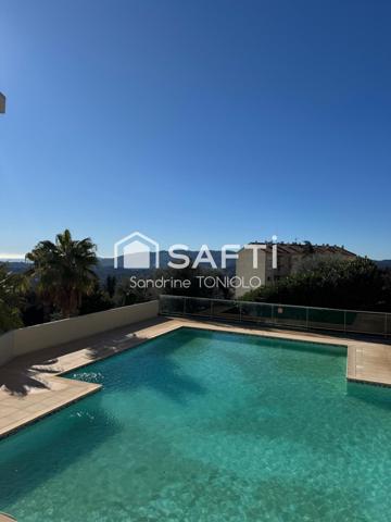 Deux pièces en rez de  jardin rénové avec grande terrasse
