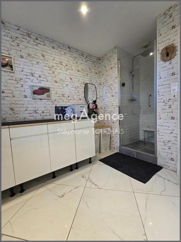 Maison à FLEURIGNE, 35133 - 8 pièces 237m²