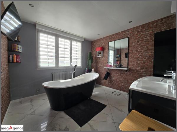 Maison à FLEURIGNE, 35133 - 8 pièces 237m²