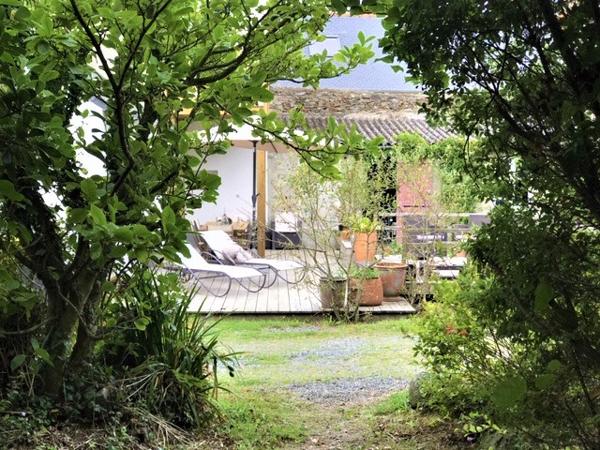 CHARMANTE MAISON RÉNOVÉE CLOS DE MUR