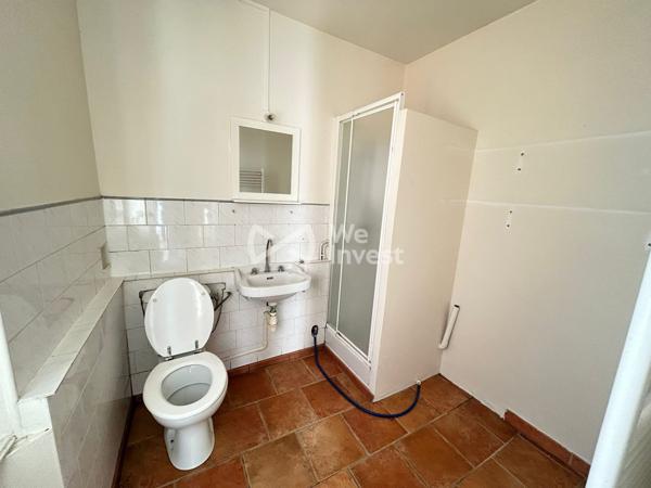 À proximité du centre de Villemandeur – Ensemble immobilier avec fort potentiel